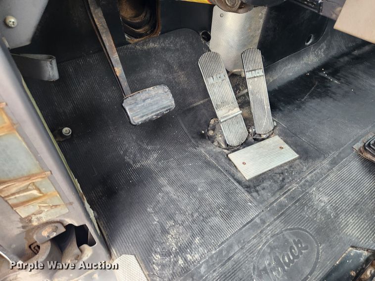 image for item JB9470 1992 Mack RD690S  bucket truck