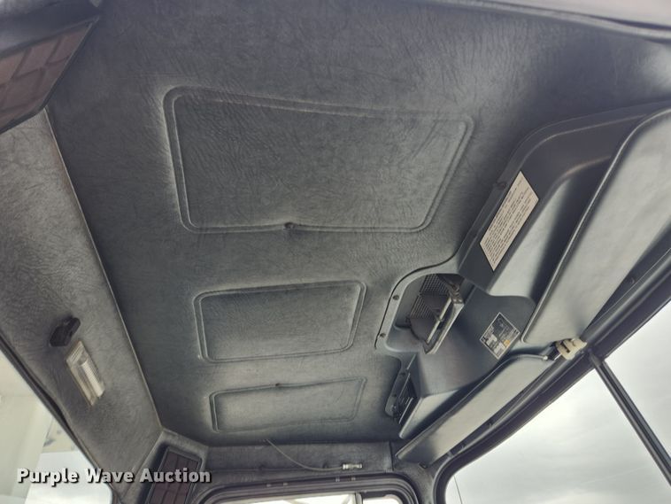 image for item JB9470 1992 Mack RD690S  bucket truck