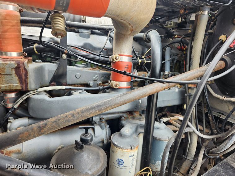 image for item JB9470 1992 Mack RD690S  bucket truck