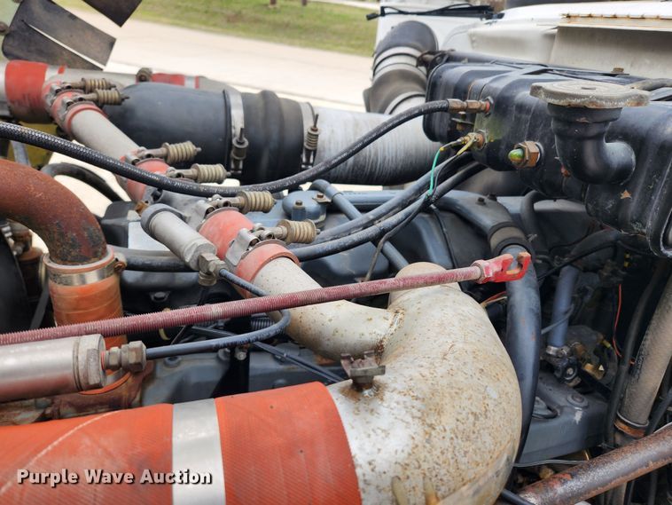 image for item JB9470 1992 Mack RD690S  bucket truck