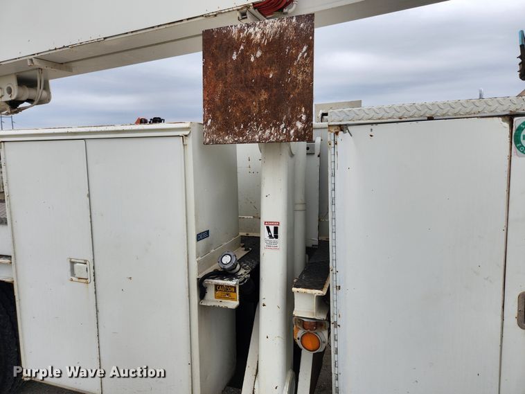 image for item JB9470 1992 Mack RD690S  bucket truck