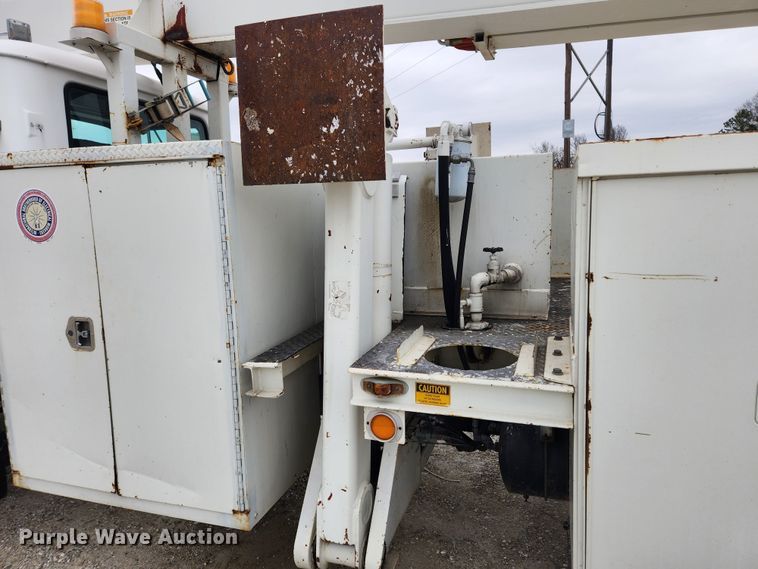 image for item JB9470 1992 Mack RD690S  bucket truck