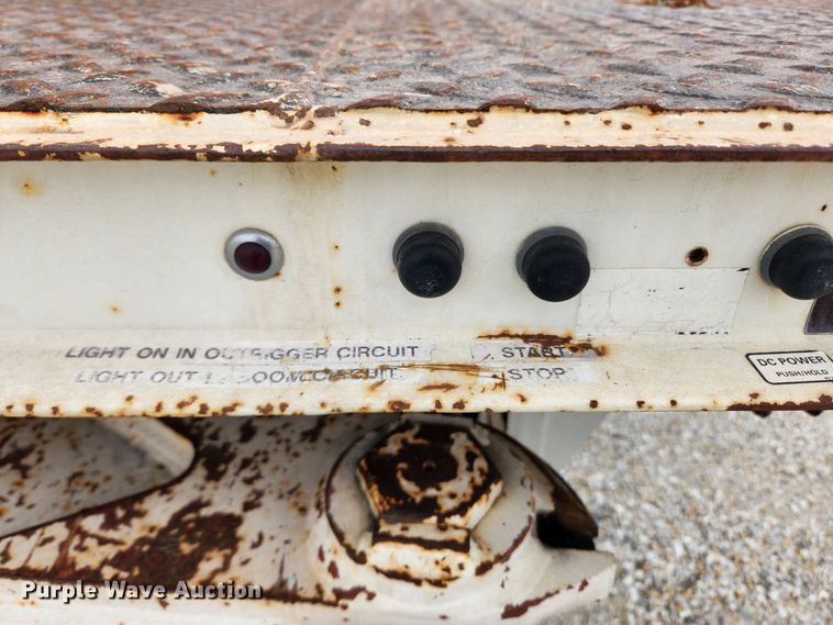 image for item JB9470 1992 Mack RD690S  bucket truck