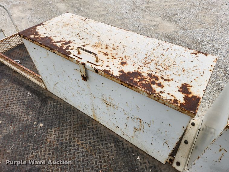 image for item JB9470 1992 Mack RD690S  bucket truck