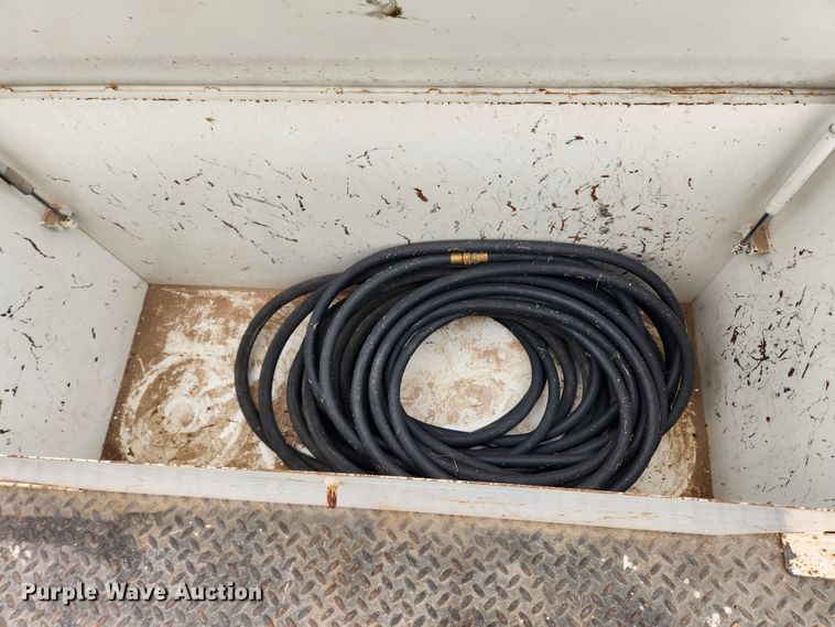 image for item JB9470 1992 Mack RD690S  bucket truck