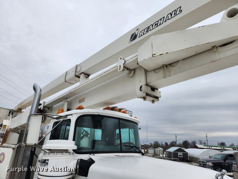 image for item JB9470 1992 Mack RD690S  bucket truck
