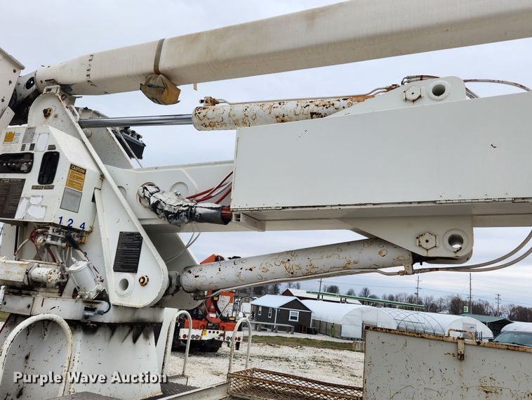 image for item JB9470 1992 Mack RD690S  bucket truck