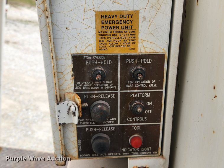 image for item JB9470 1992 Mack RD690S  bucket truck