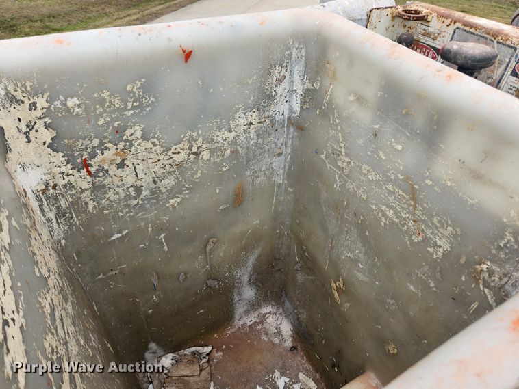 image for item JB9470 1992 Mack RD690S  bucket truck