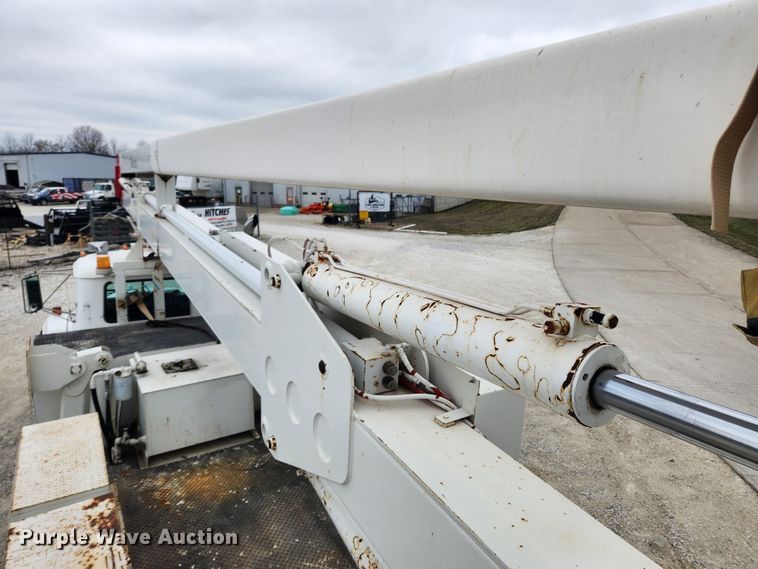 image for item JB9470 1992 Mack RD690S  bucket truck