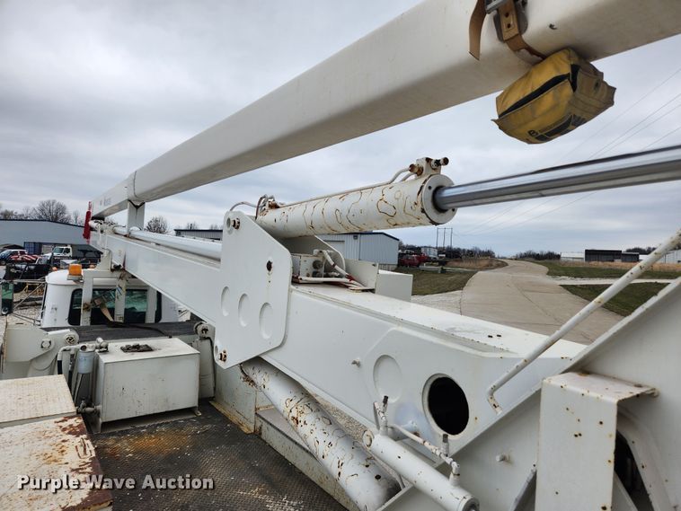 image for item JB9470 1992 Mack RD690S  bucket truck