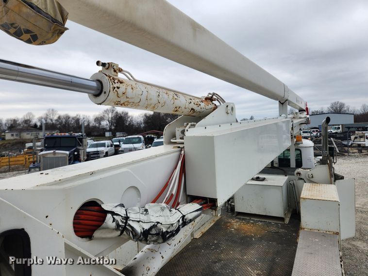 image for item JB9470 1992 Mack RD690S  bucket truck