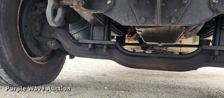 image for item JB9470 1992 Mack RD690S  bucket truck