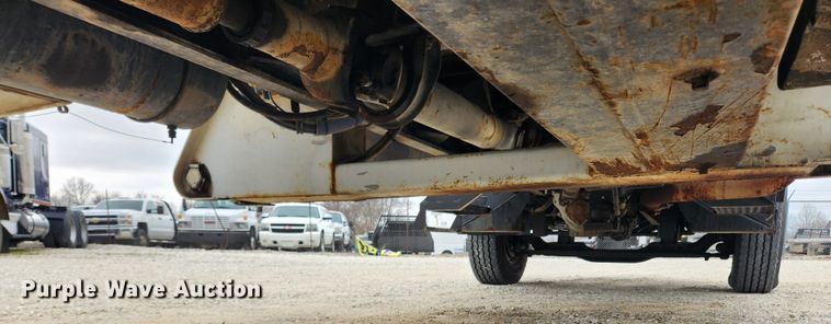 image for item JB9470 1992 Mack RD690S  bucket truck