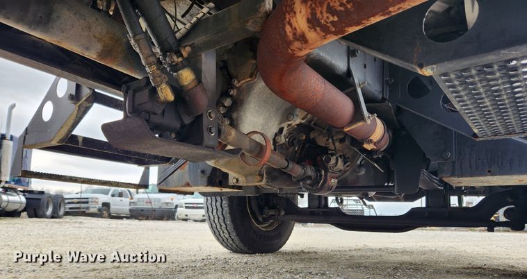 image for item JB9470 1992 Mack RD690S  bucket truck