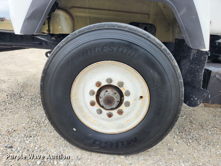 image for item JB9470 1992 Mack RD690S  bucket truck