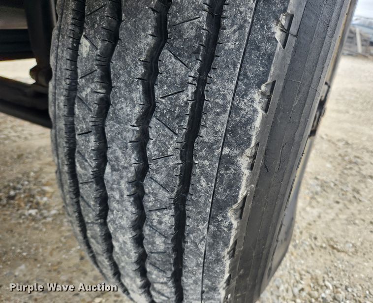 image for item JB9470 1992 Mack RD690S  bucket truck