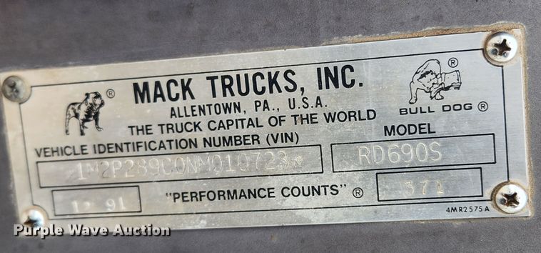 image for item JB9470 1992 Mack RD690S  bucket truck