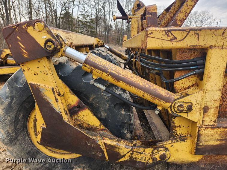image for item JB9476 Icon 18D Earthmover  scraper