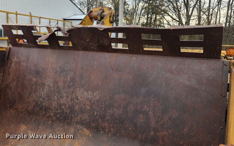 image for item JB9476 Icon 18D Earthmover  scraper