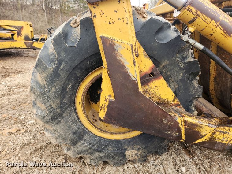 image for item JB9476 Icon 18D Earthmover  scraper