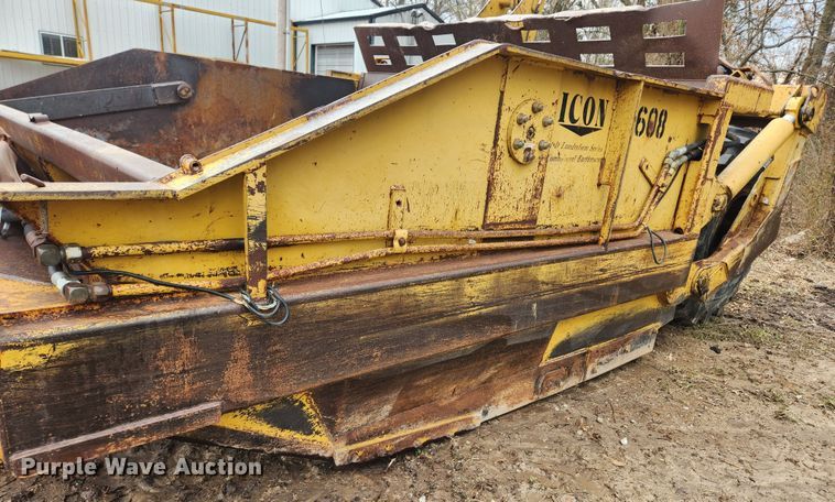 image for item JB9477 Icon 18D Earthmover  scraper