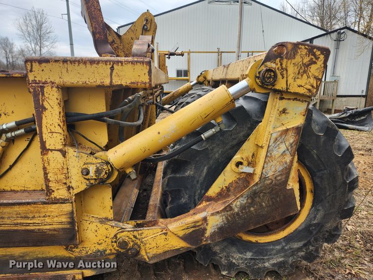 image for item JB9477 Icon 18D Earthmover  scraper