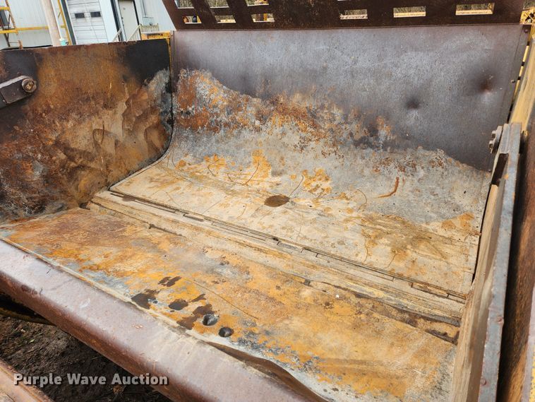 image for item JB9477 Icon 18D Earthmover  scraper