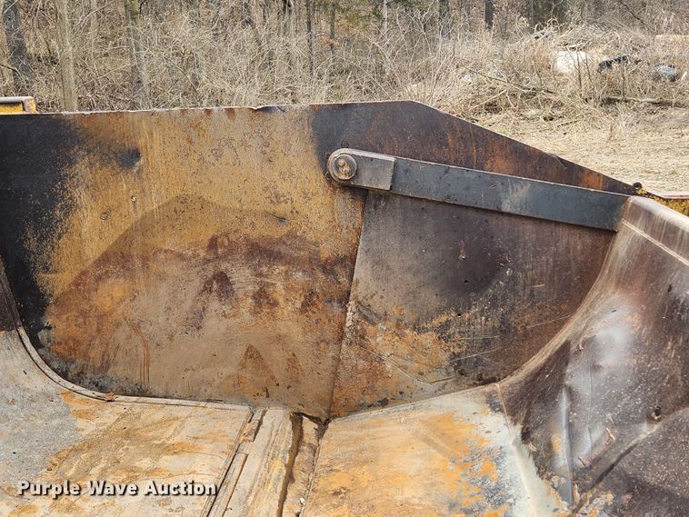 image for item JB9477 Icon 18D Earthmover  scraper