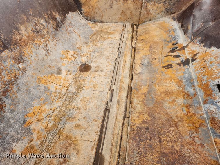 image for item JB9477 Icon 18D Earthmover  scraper