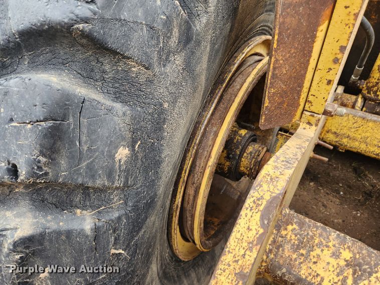 image for item JB9477 Icon 18D Earthmover  scraper