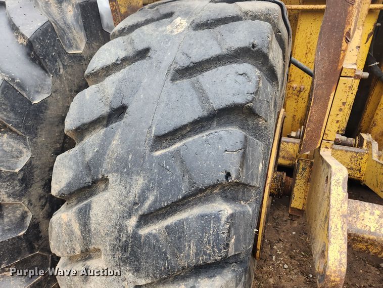 image for item JB9477 Icon 18D Earthmover  scraper