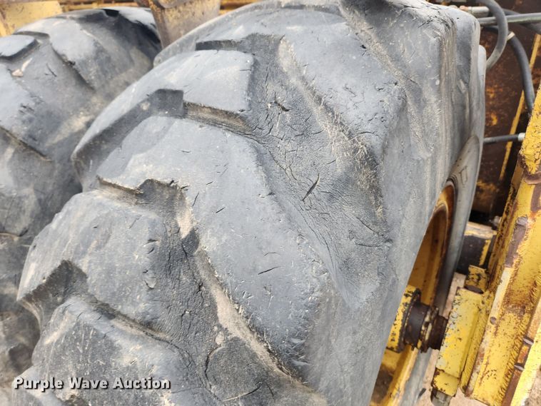 image for item JB9477 Icon 18D Earthmover  scraper