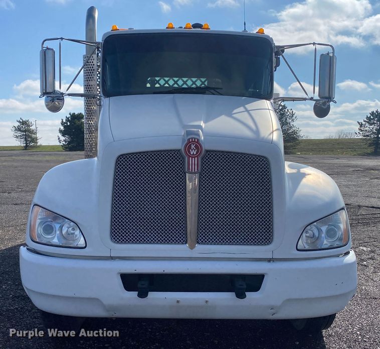 image for item KB9565 2013 Kenworth T370  utility / service truck