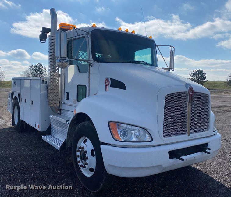 image for item KB9565 2013 Kenworth T370  utility / service truck