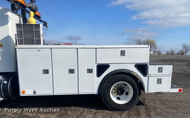 image for item KB9565 2013 Kenworth T370  utility / service truck