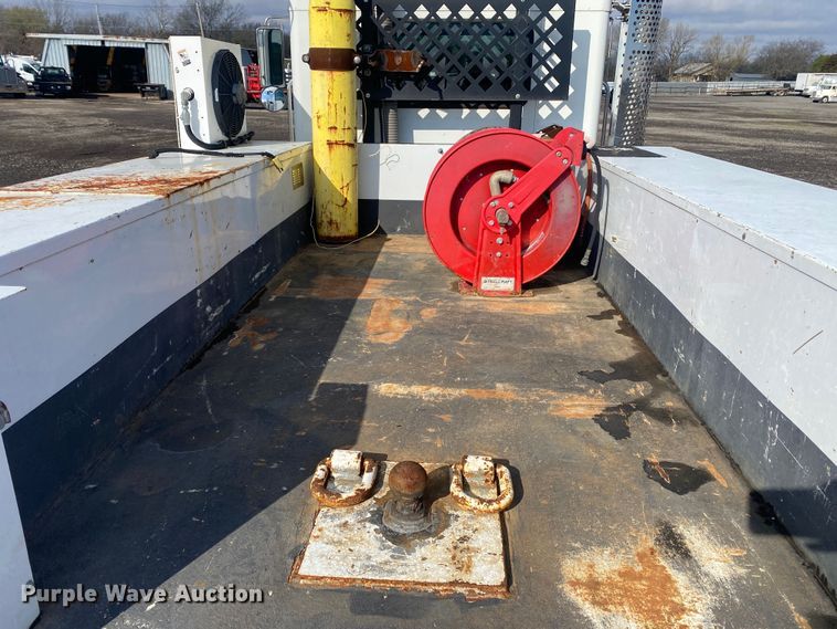 image for item KB9565 2013 Kenworth T370  utility / service truck