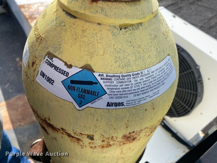 image for item KB9565 2013 Kenworth T370  utility / service truck