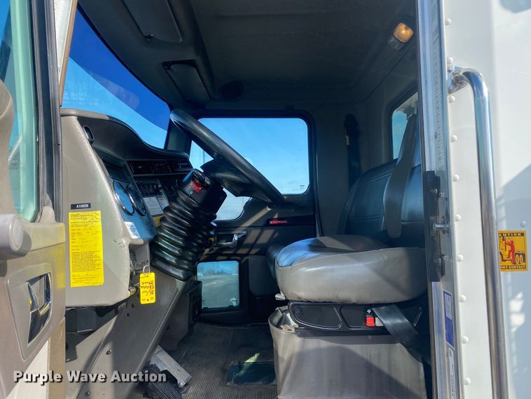 image for item KB9565 2013 Kenworth T370  utility / service truck