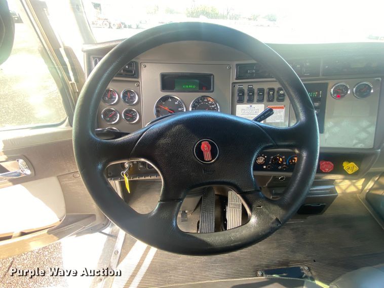 image for item KB9565 2013 Kenworth T370  utility / service truck