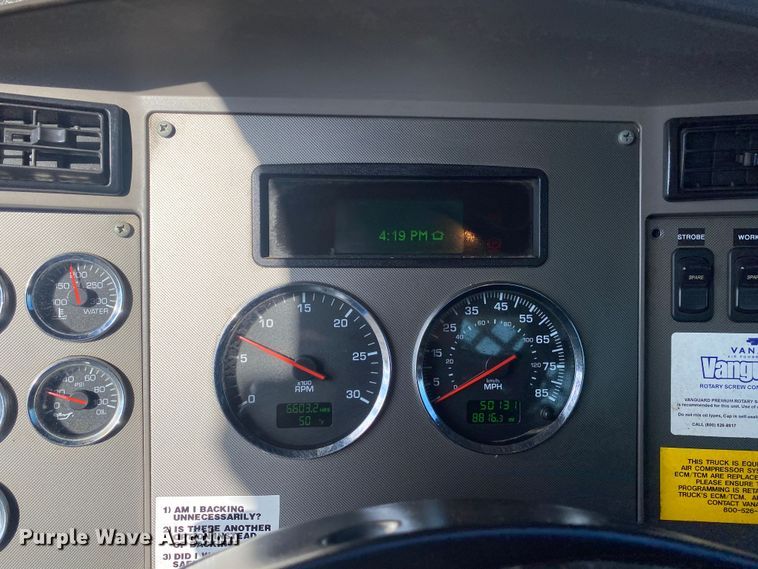 image for item KB9565 2013 Kenworth T370  utility / service truck