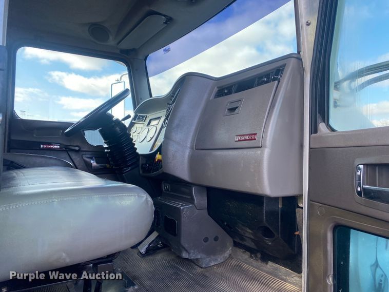 image for item KB9565 2013 Kenworth T370  utility / service truck