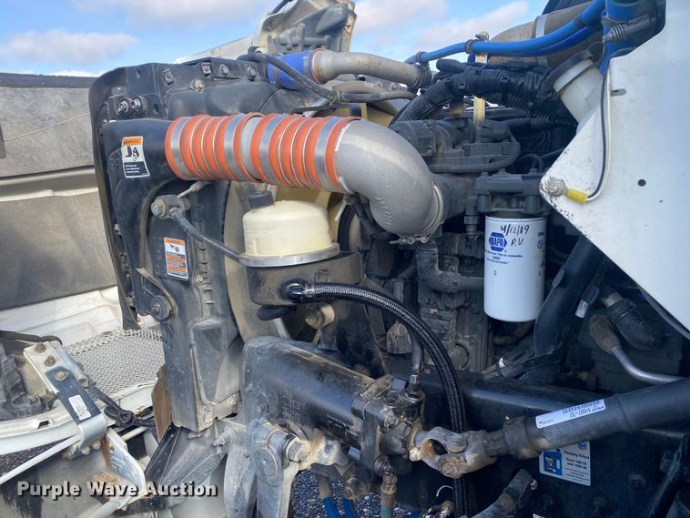 image for item KB9565 2013 Kenworth T370  utility / service truck