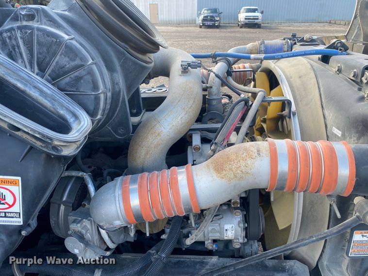 image for item KB9565 2013 Kenworth T370  utility / service truck