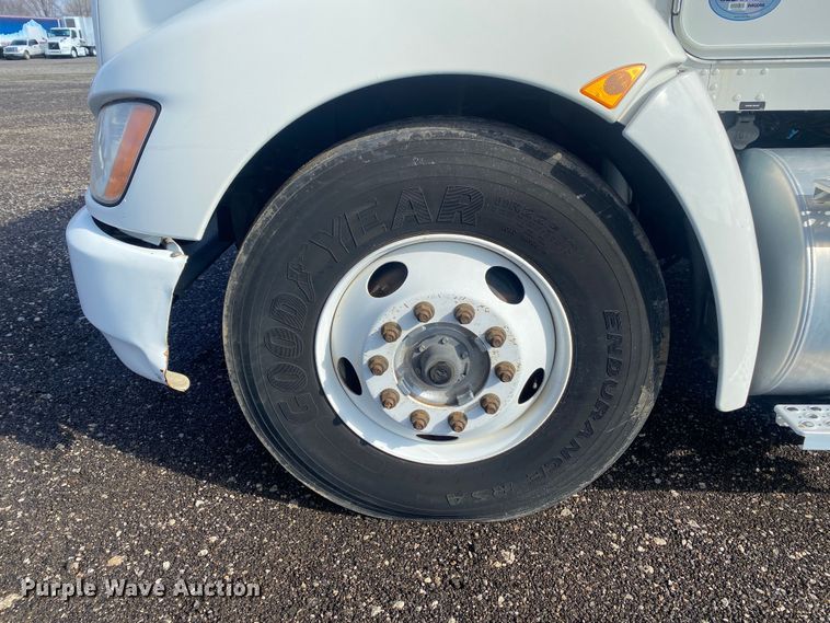 image for item KB9565 2013 Kenworth T370  utility / service truck