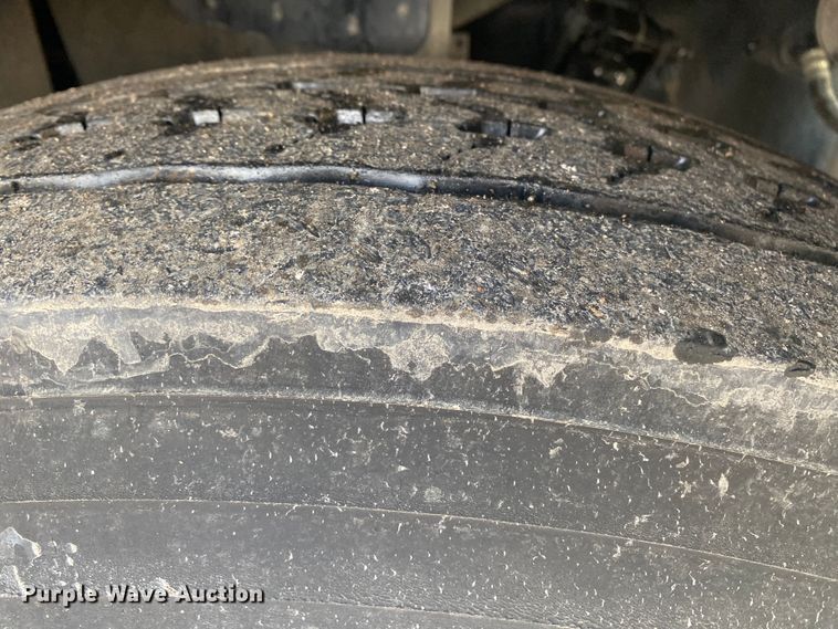 image for item KB9565 2013 Kenworth T370  utility / service truck