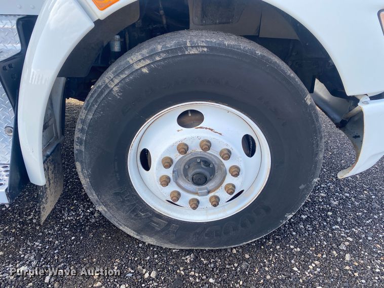 image for item KB9565 2013 Kenworth T370  utility / service truck