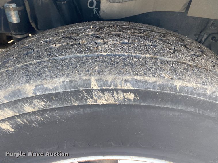 image for item KB9565 2013 Kenworth T370  utility / service truck