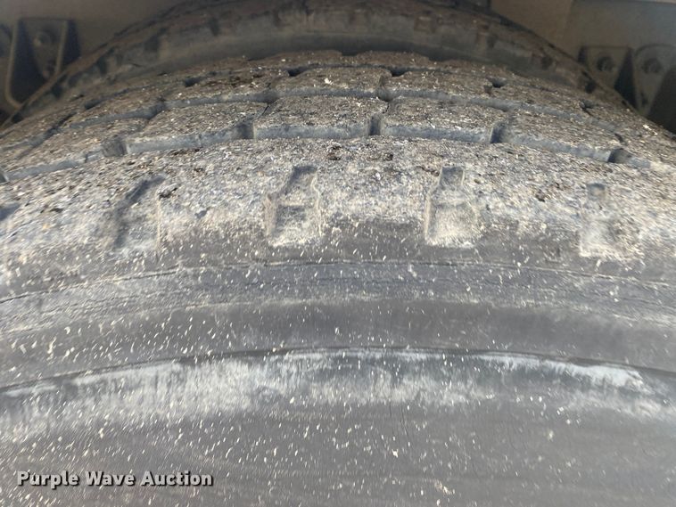 image for item KB9565 2013 Kenworth T370  utility / service truck