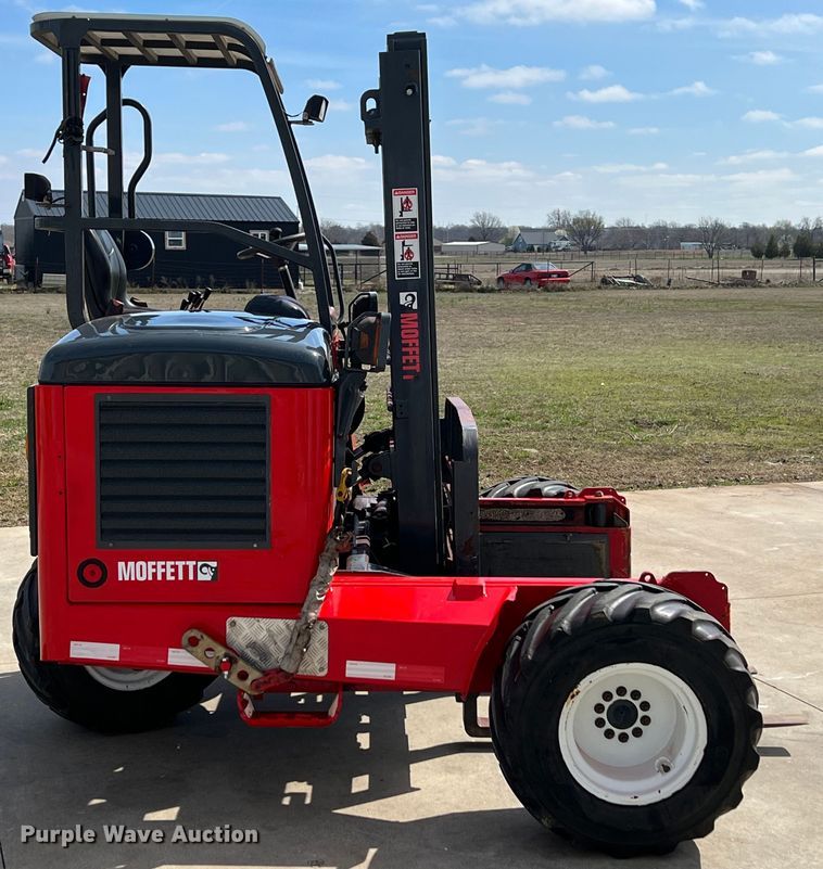 image for item KR9478 2010 Moffett M55  forklift